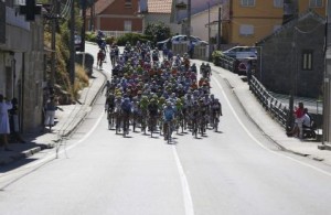 INICIO TERCERA ETAPA VUELTA CICLISTA